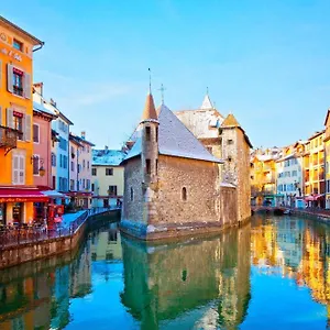 https://studio-moderne-place-parking-prive-emplacement-ideal-a.hotels-rhonealpes.com